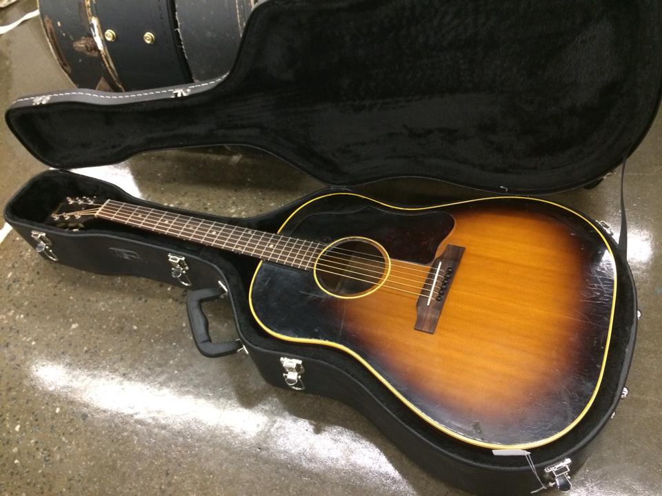 Gibson J-45 バナーロゴ 100周年記念モデル 1995年 Lyric Gibson J-45 】1995年製 バナーロゴ 100周年記念モデル