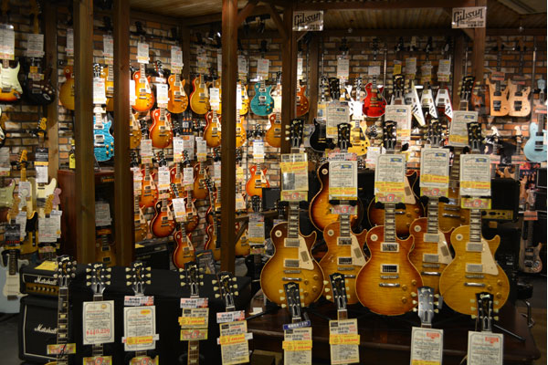 石橋楽器店 梅田店